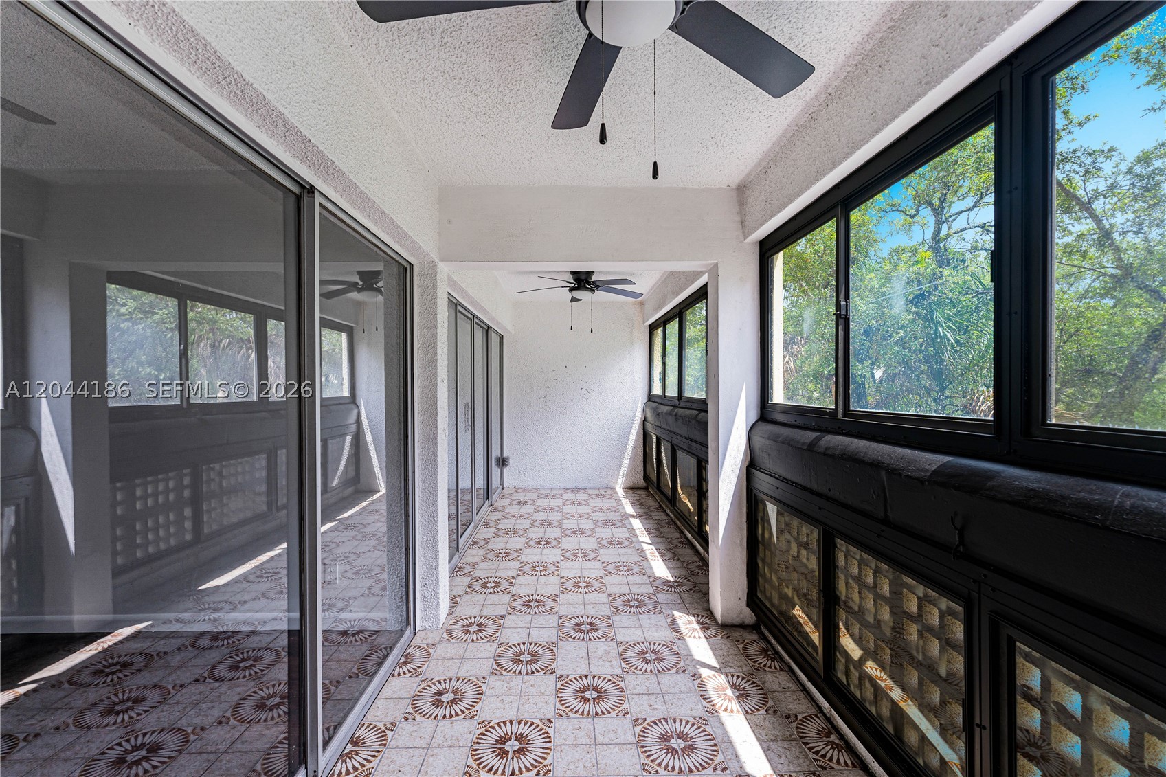 LAKES OF INVERRARY CONDO - Residential