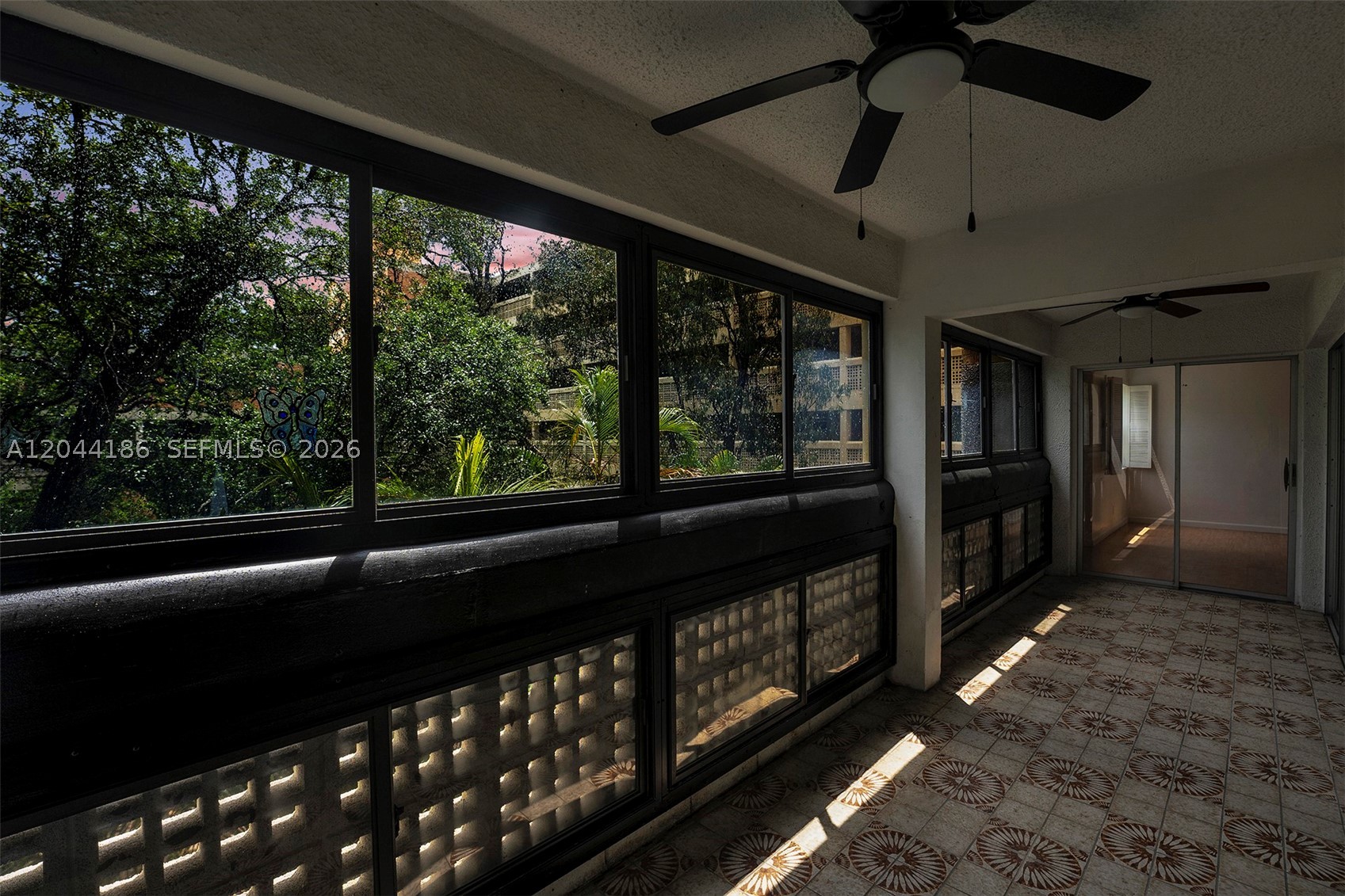 LAKES OF INVERRARY CONDO - Residential