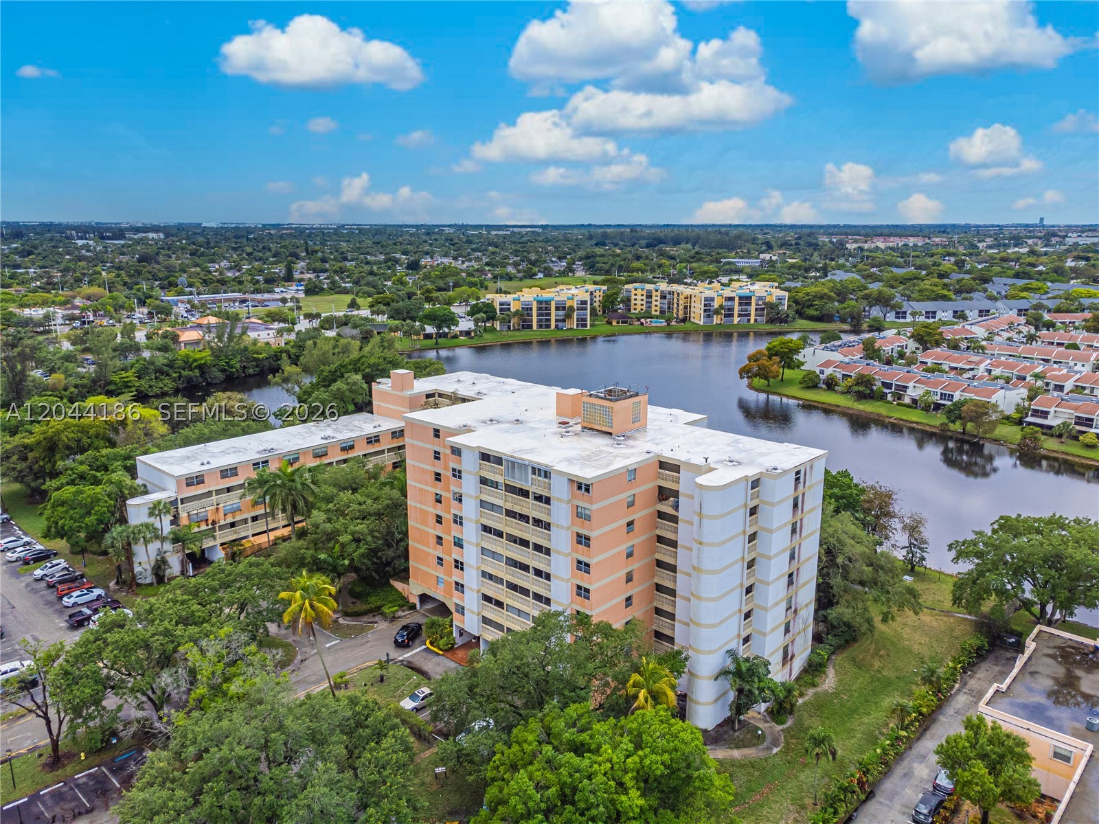LAKES OF INVERRARY CONDO - Residential