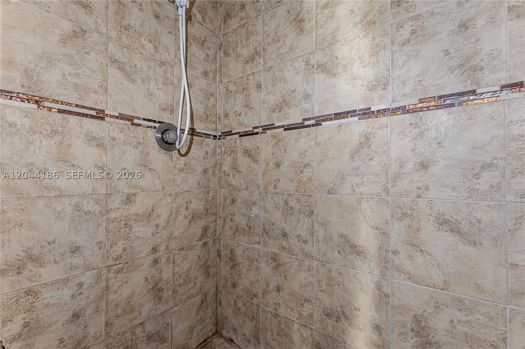 LAKES OF INVERRARY CONDO - Residential