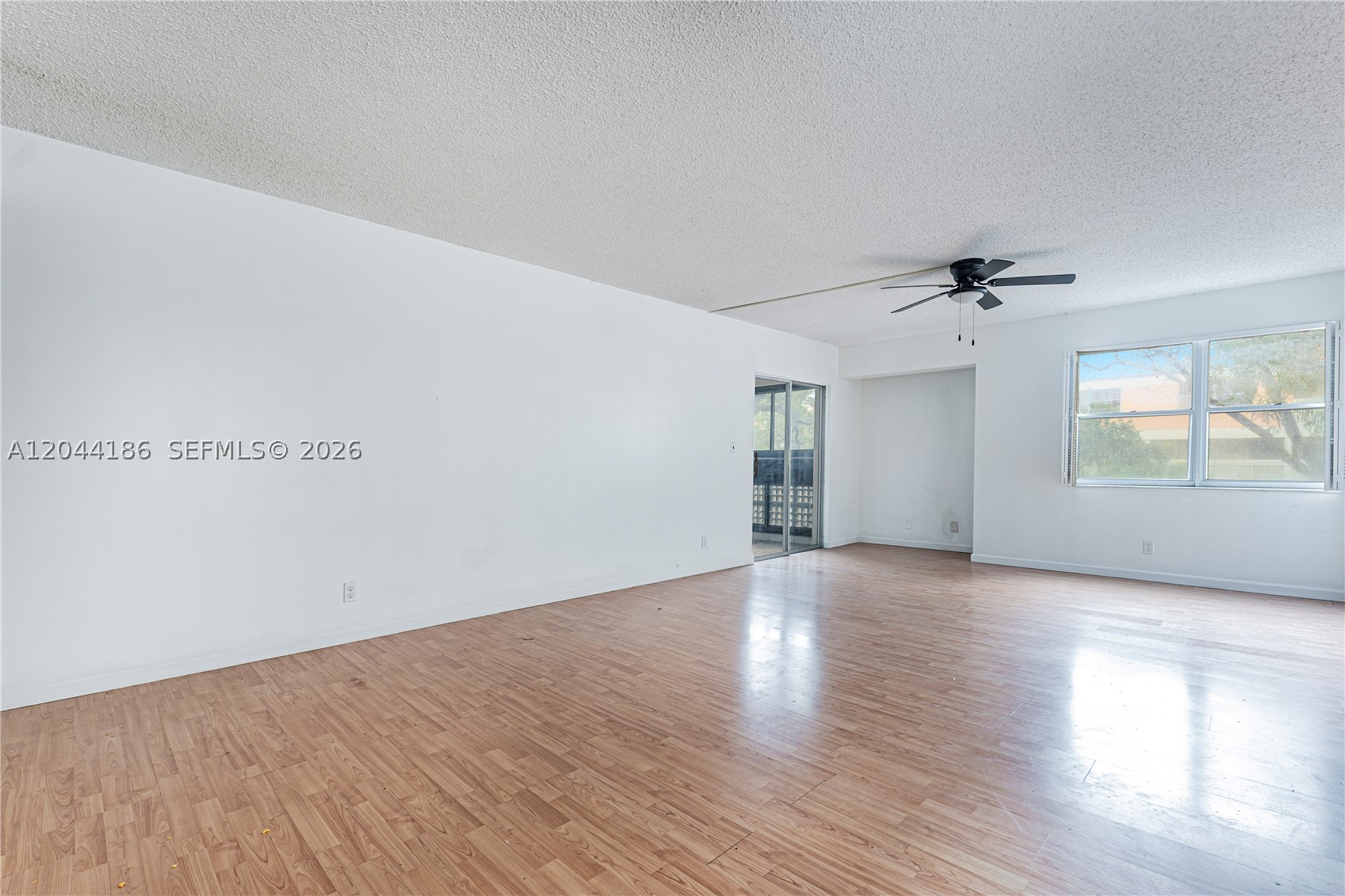 LAKES OF INVERRARY CONDO - Residential