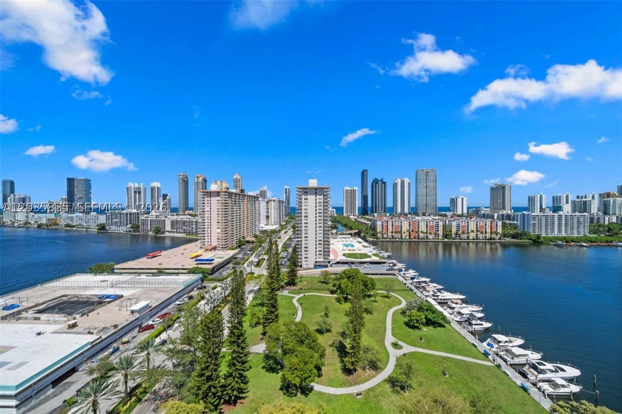 WINSTON TOWERS 700 CONDO - Residential Lease