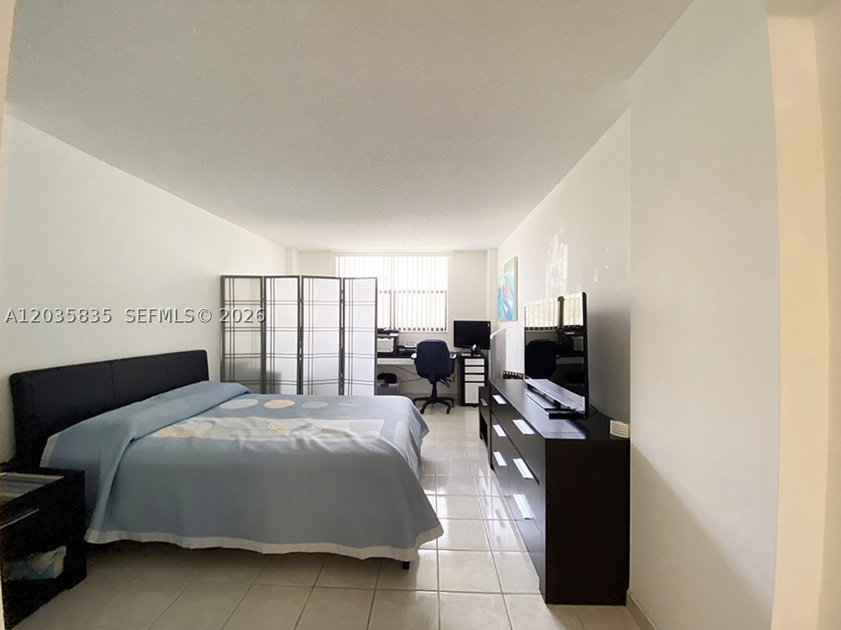WINSTON TOWERS 700 CONDO - Residential Lease