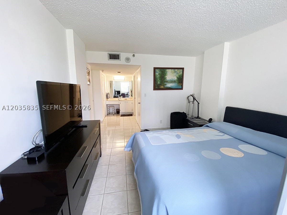 WINSTON TOWERS 700 CONDO - Residential Lease