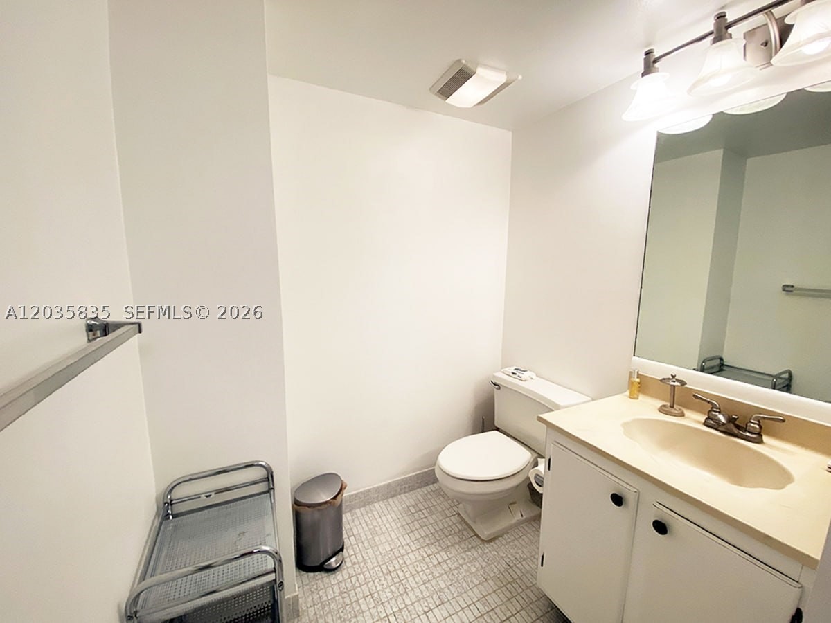 WINSTON TOWERS 700 CONDO - Residential Lease