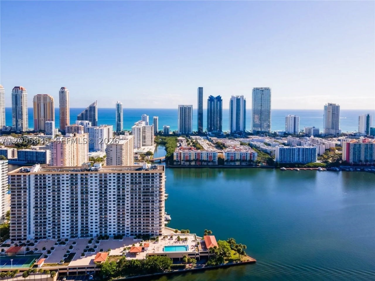 WINSTON TOWERS 700 CONDO - Residential Lease
