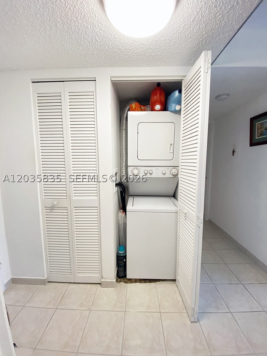 WINSTON TOWERS 700 CONDO - Residential Lease