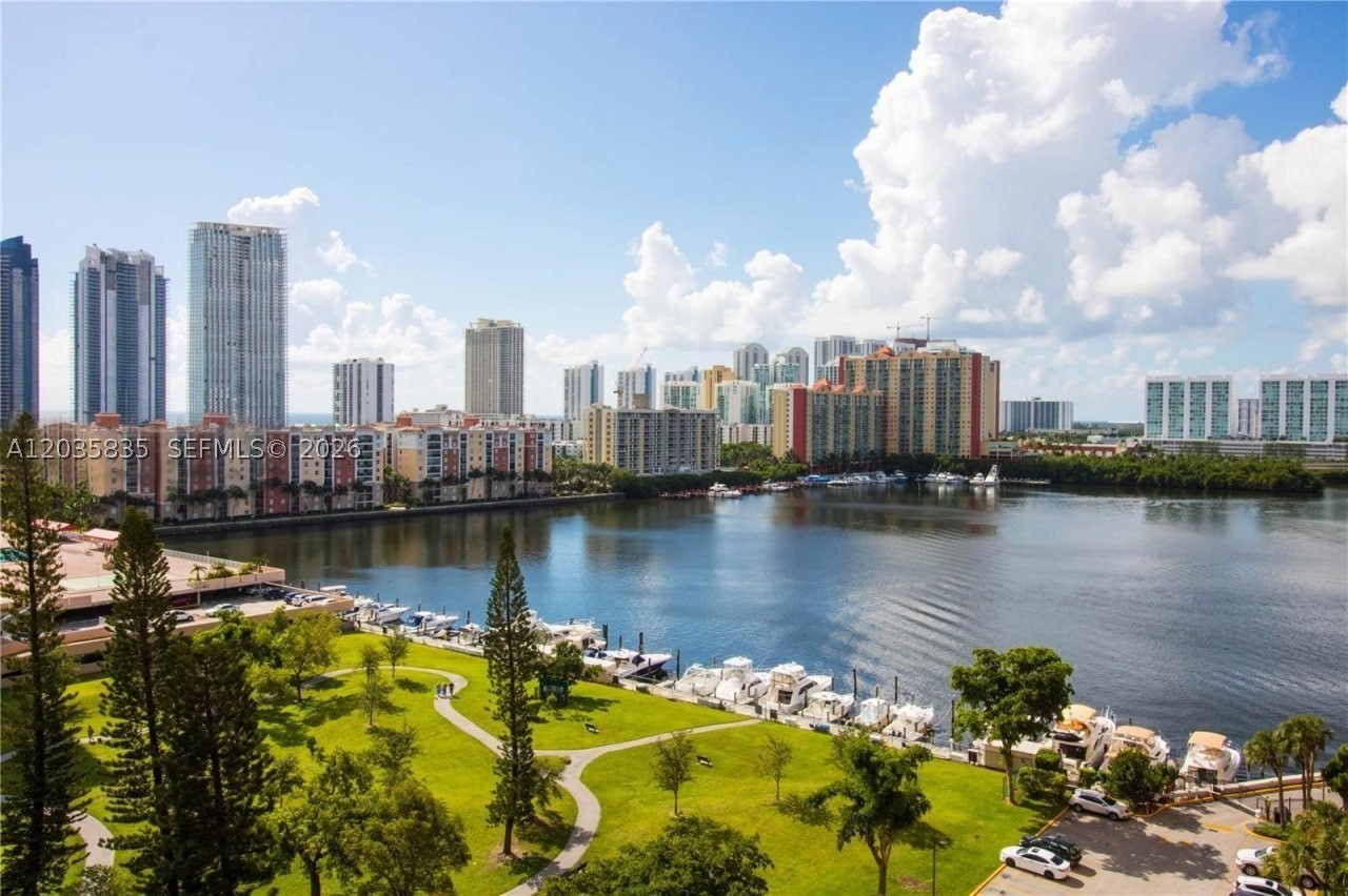 WINSTON TOWERS 700 CONDO - Residential Lease