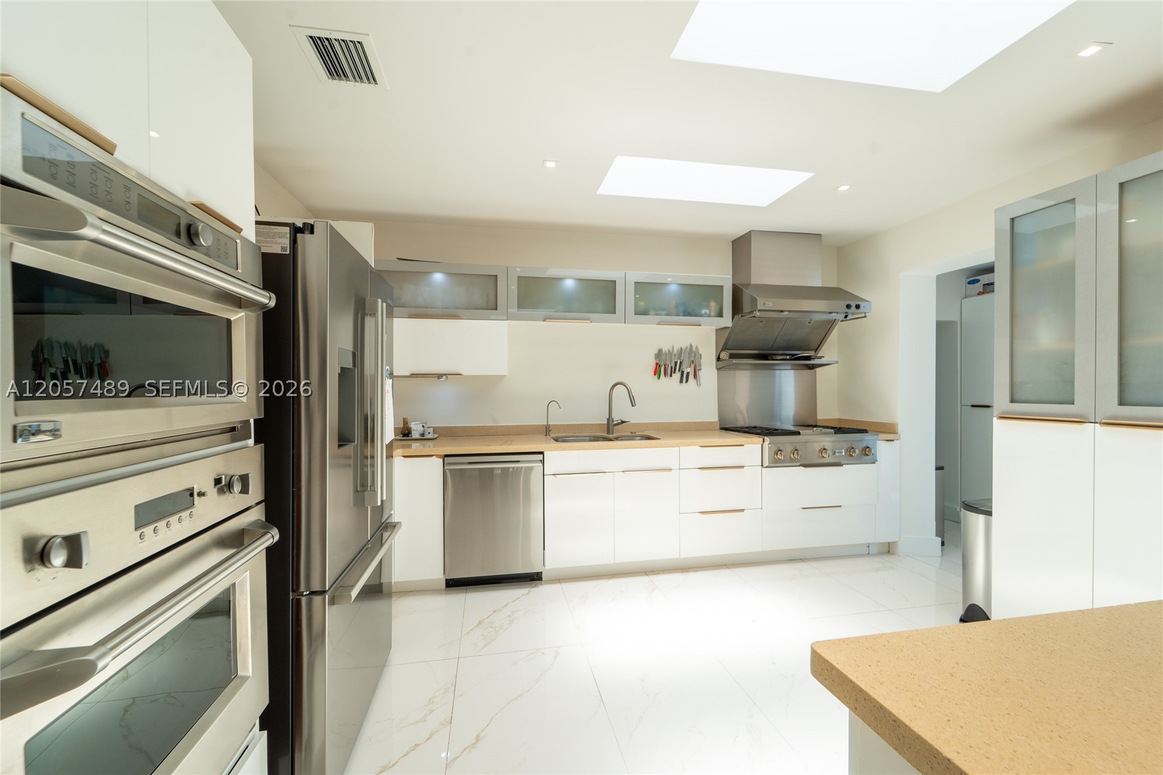 BISCAYNE POINT - Residential