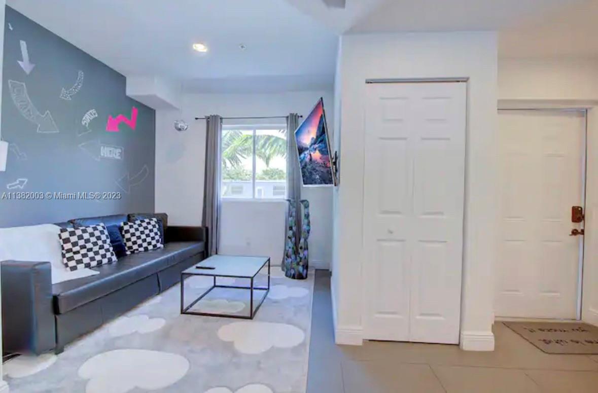 Wynwood Graffiti Building - Residential Lease