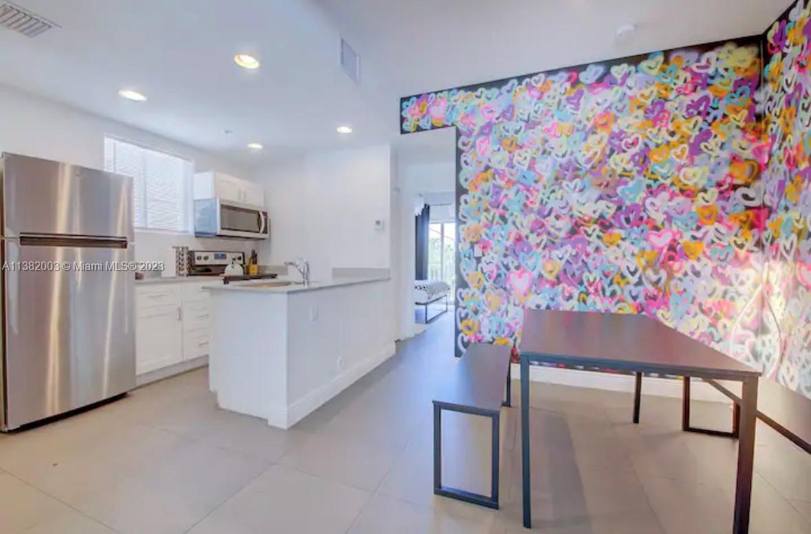 Welcome to the Wynwood Graffiti Building, one of the most iconic apartments inside the Graffiti Compound building. Enjoy the comfort of your private space that includes 1 tidy bedroom with a full-sized bed, 2 bathrooms and well-equipped kitchen. Explore the Wynwood neighborhood, or visit nearby attractions and get the best out of the area. Short commute to the beach, mall, airport, convenience stores, luscious restaurants, bars, and more!