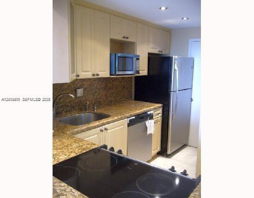 KENNEDY HOUSE CONDO - Residential