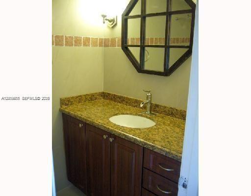 KENNEDY HOUSE CONDO - Residential