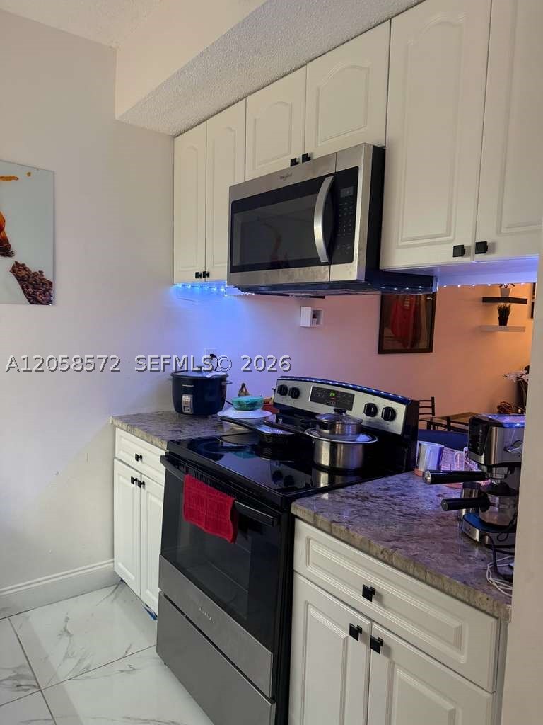 LAGUNA CONDO - Residential