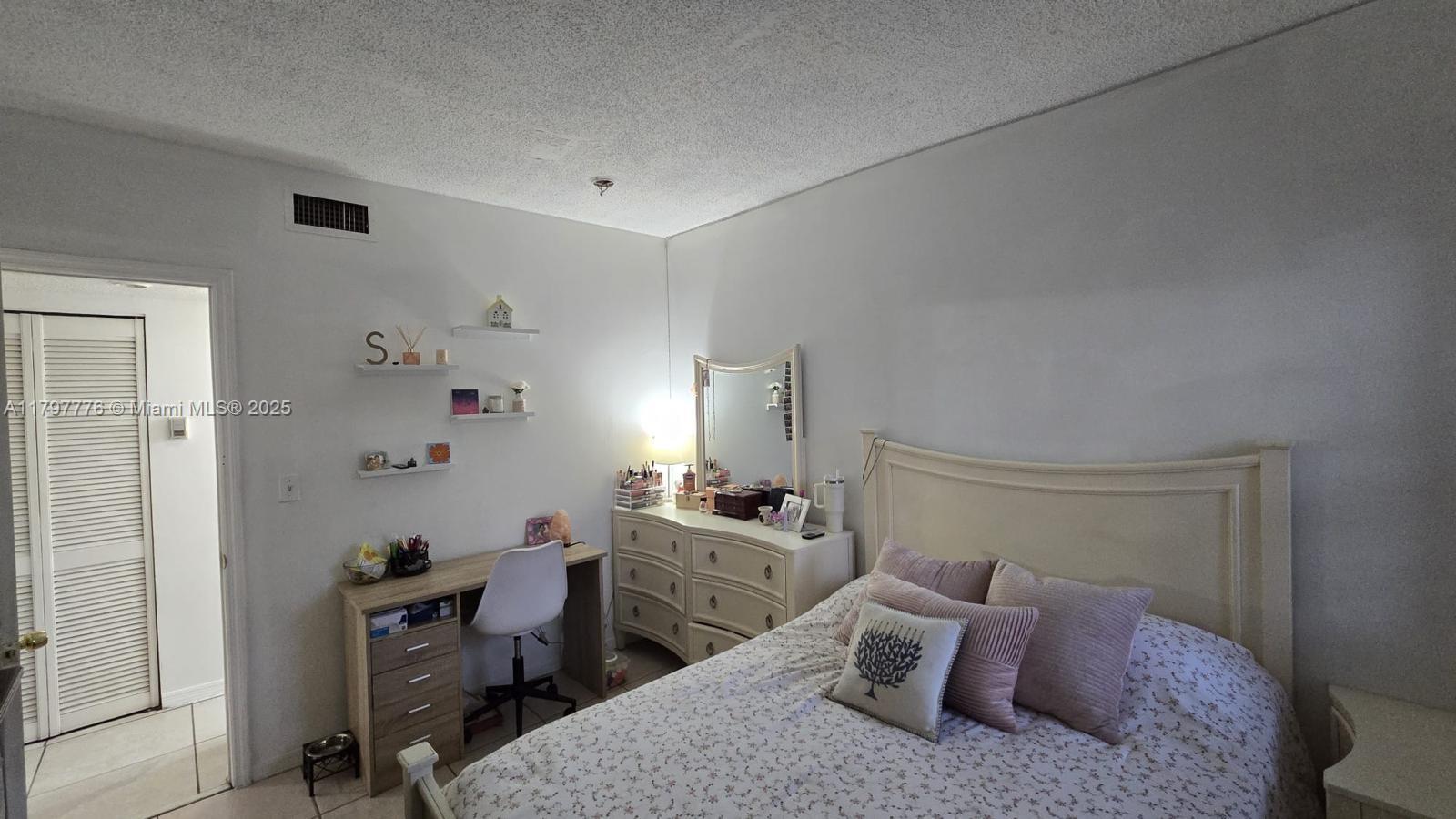 LAGO LINDO TOWNVILLAS CON - Residential
