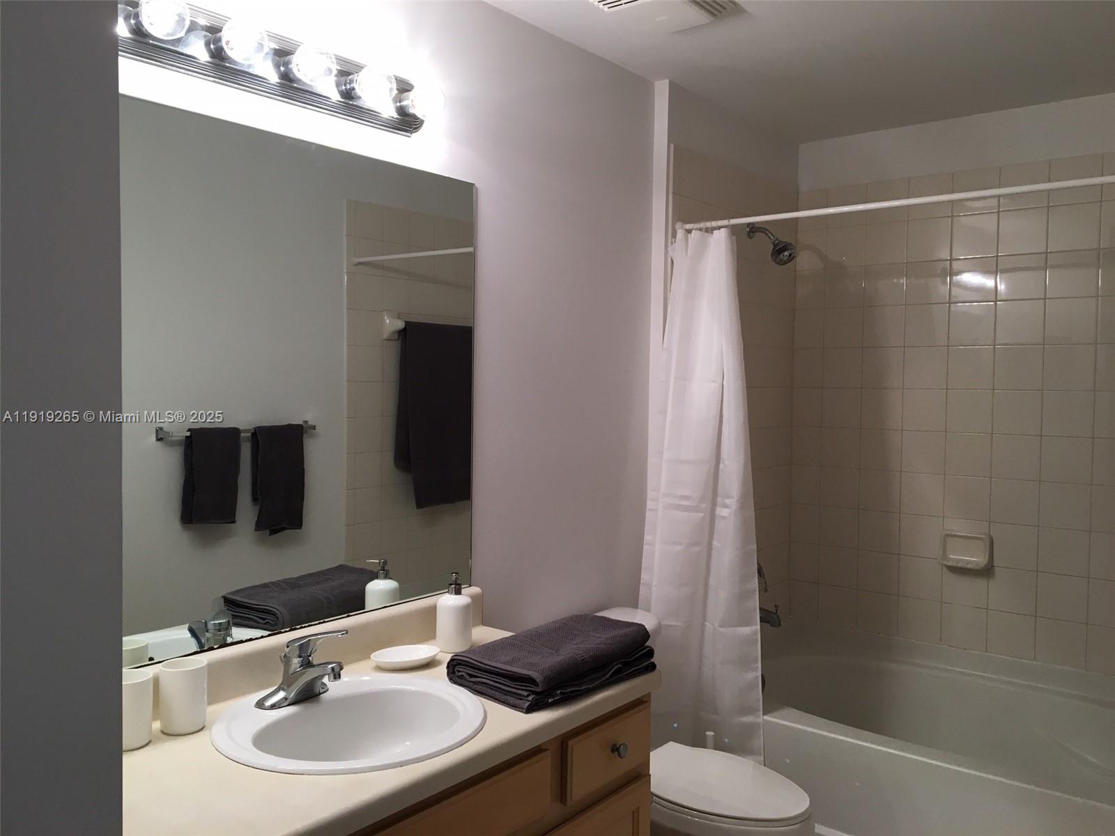 Valencia Condo - Residential Lease