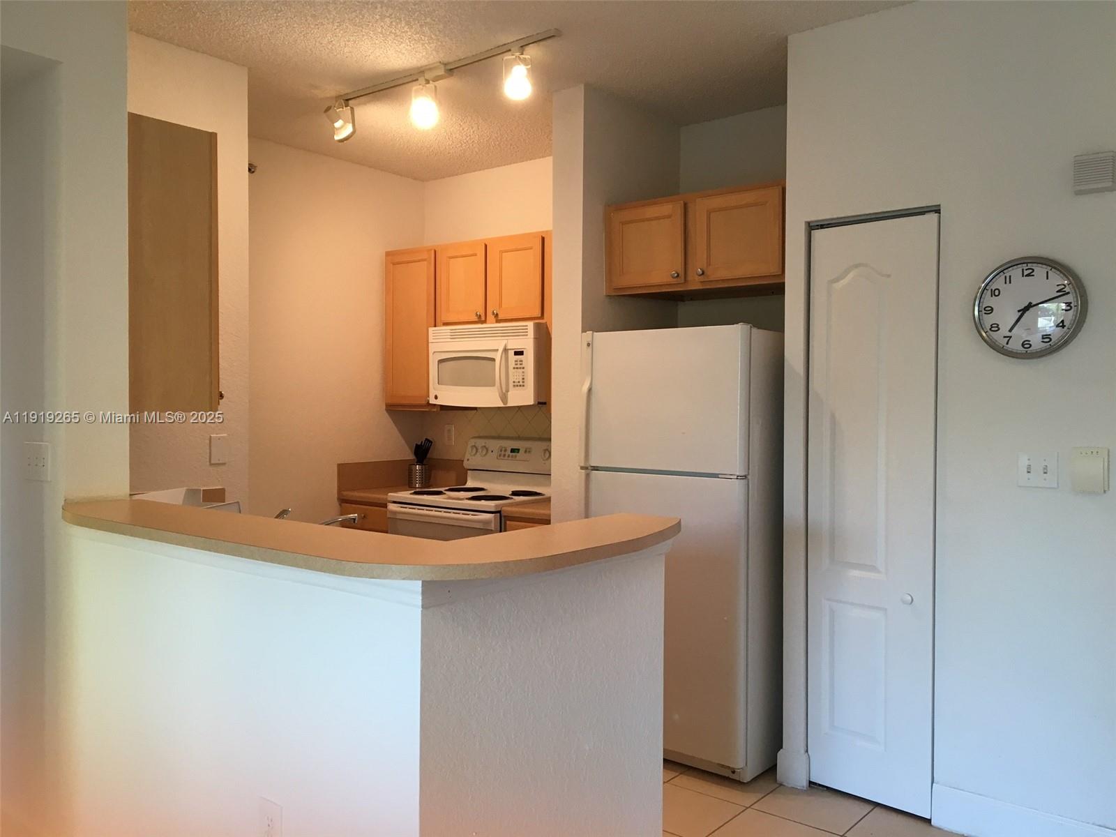Valencia Condo - Residential Lease
