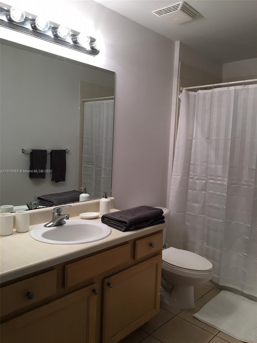Valencia Condo - Residential Lease