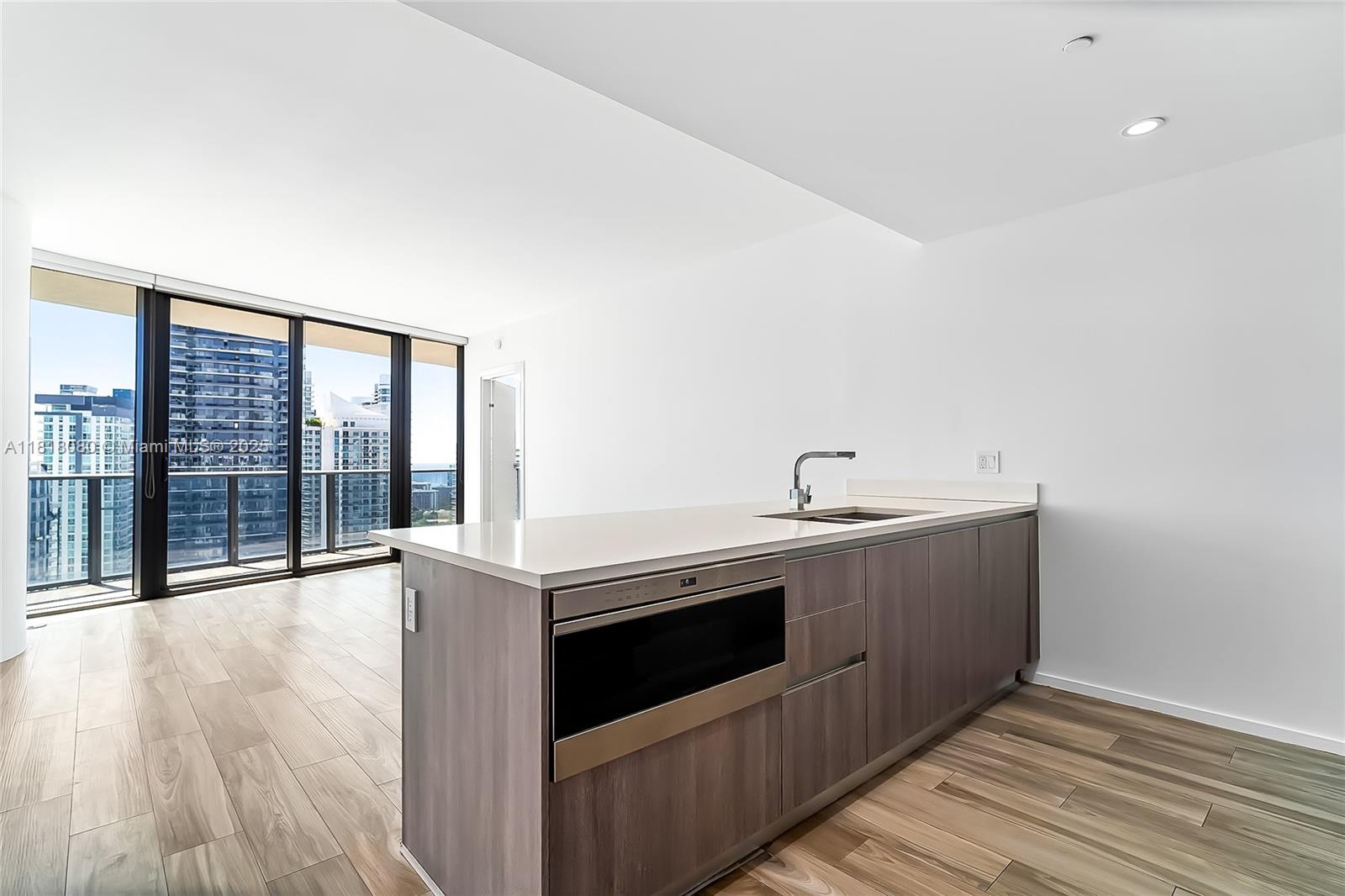 801 SMA RESIDENCES CONDO - Residential
