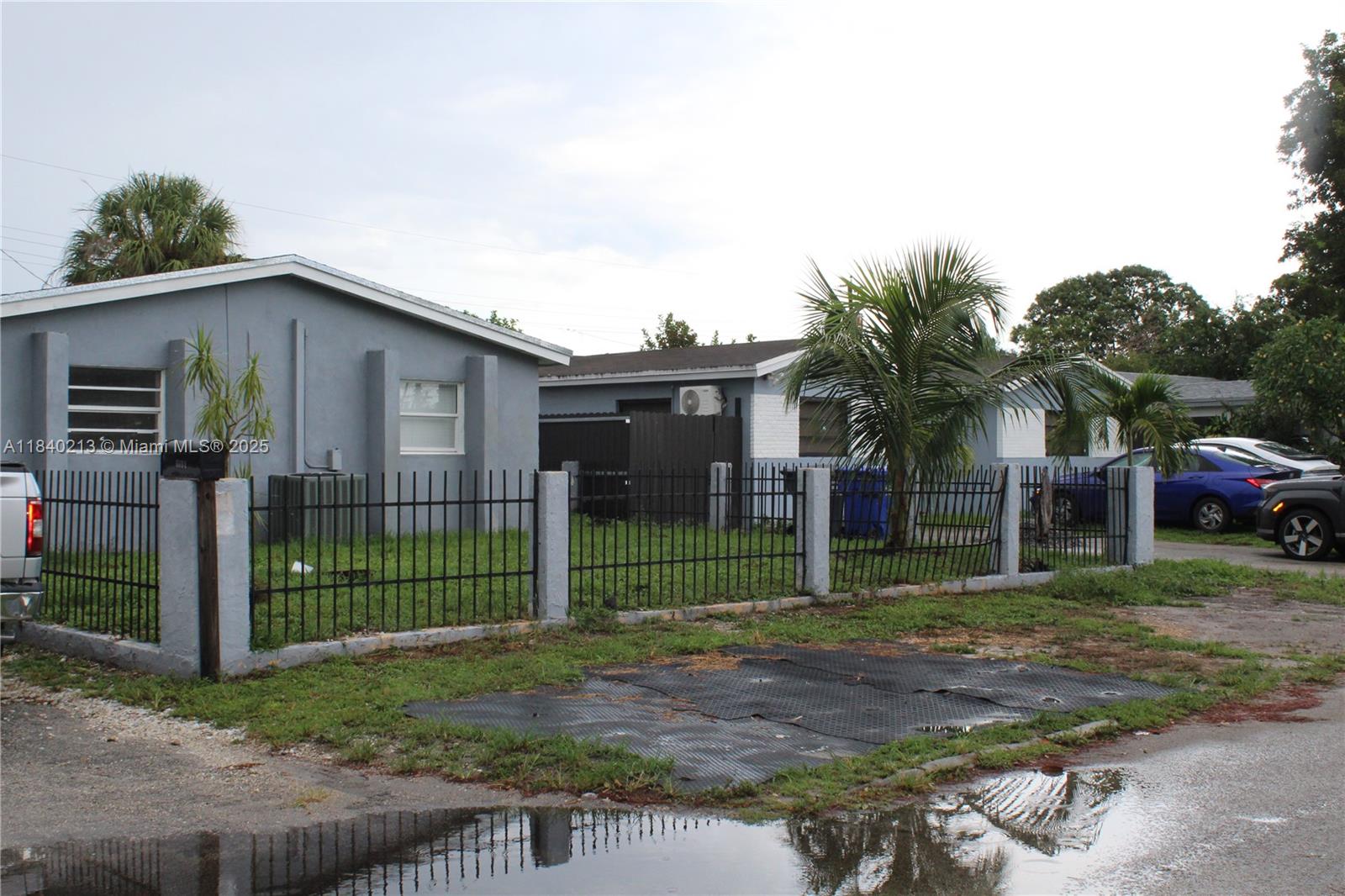 PALM LANE VILLA NO 4 - Residential