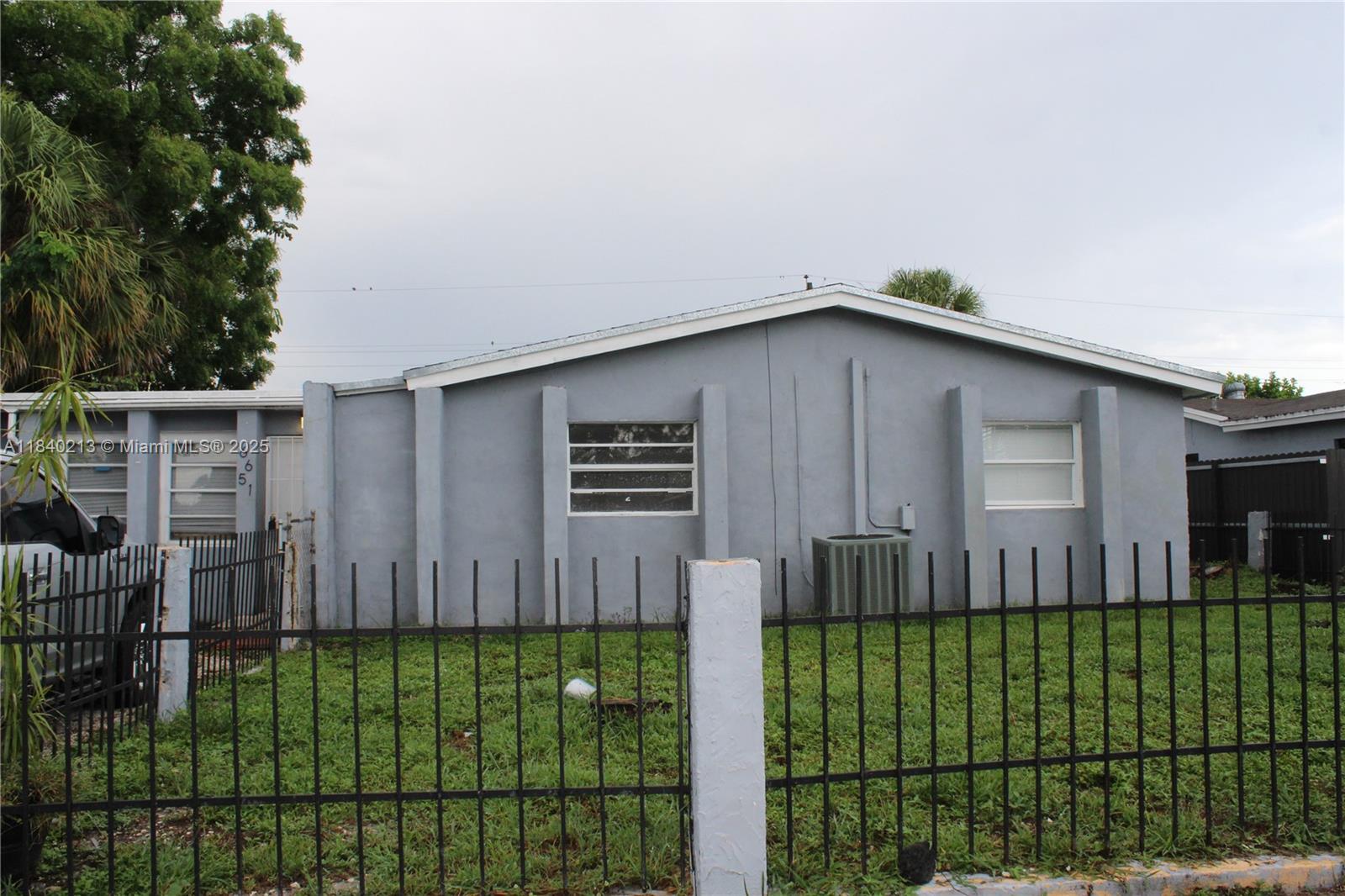 PALM LANE VILLA NO 4 - Residential
