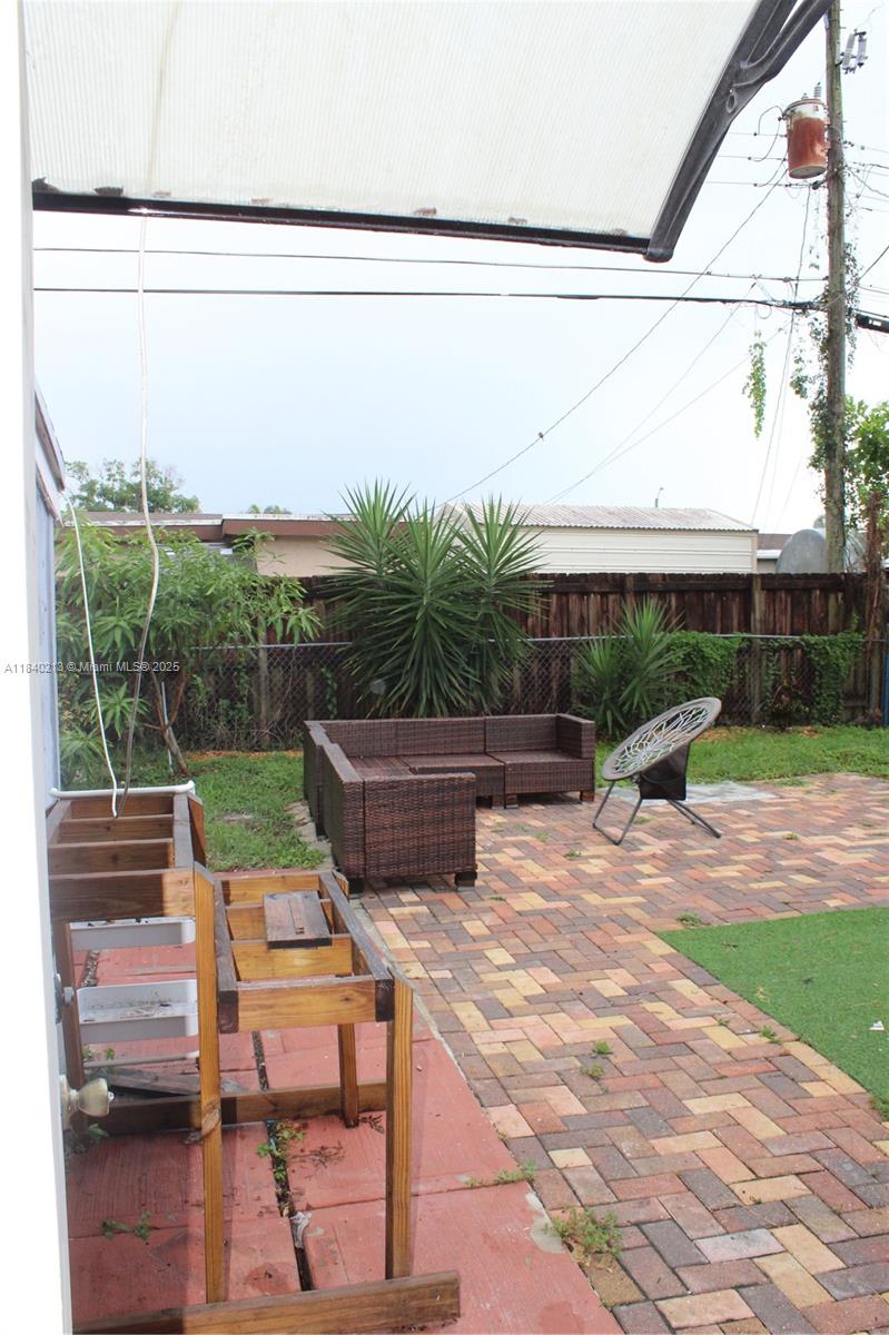 PALM LANE VILLA NO 4 - Residential