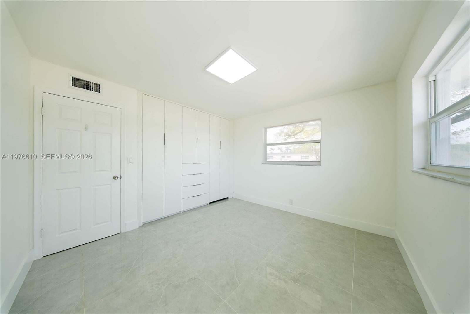 PELL MANOR CONDOMINIUM 3 - Residential