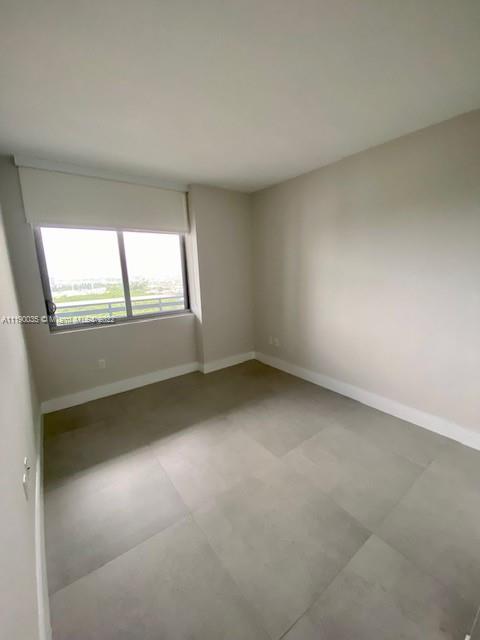 THE HARBOUR NORTH CONDO - Residential Lease