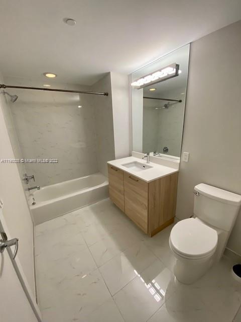 THE HARBOUR NORTH CONDO - Residential Lease