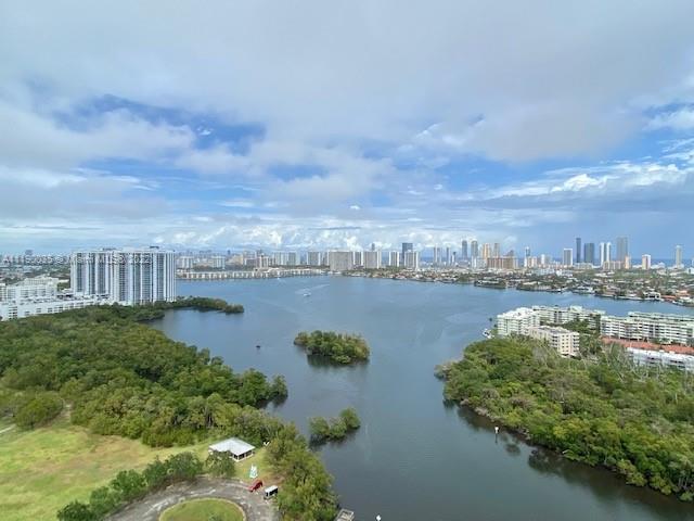 THE HARBOUR NORTH CONDO - Residential Lease