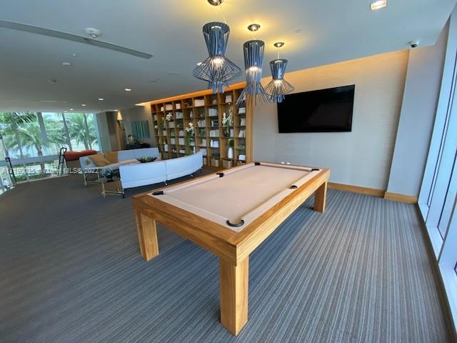 THE HARBOUR NORTH CONDO - Residential Lease