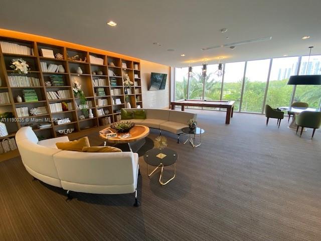 THE HARBOUR NORTH CONDO - Residential Lease