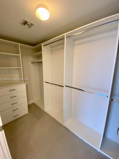 THE HARBOUR NORTH CONDO - Residential Lease