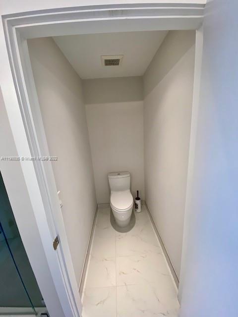 THE HARBOUR NORTH CONDO - Residential Lease