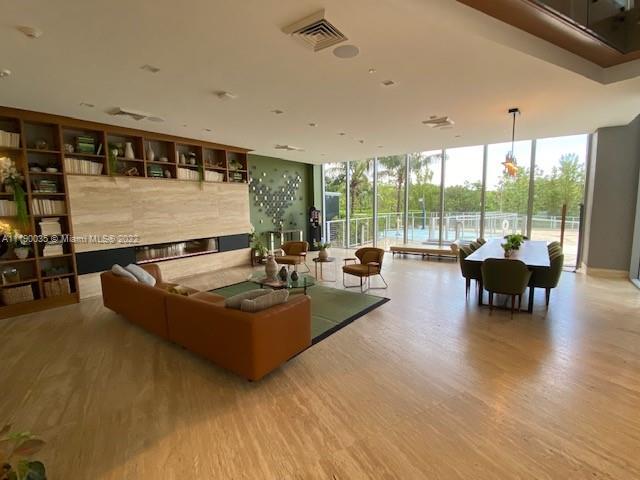THE HARBOUR NORTH CONDO - Residential Lease