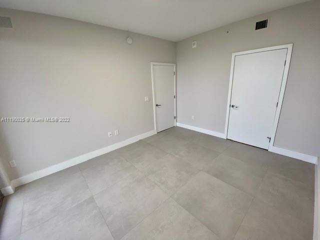 THE HARBOUR NORTH CONDO - Residential Lease