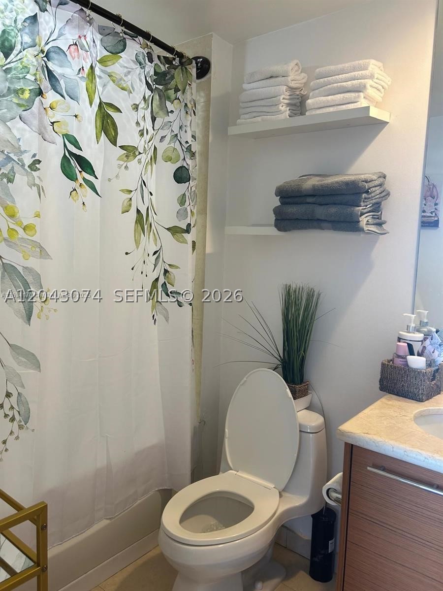 50 BISCAYNE CONDO - Residential Lease