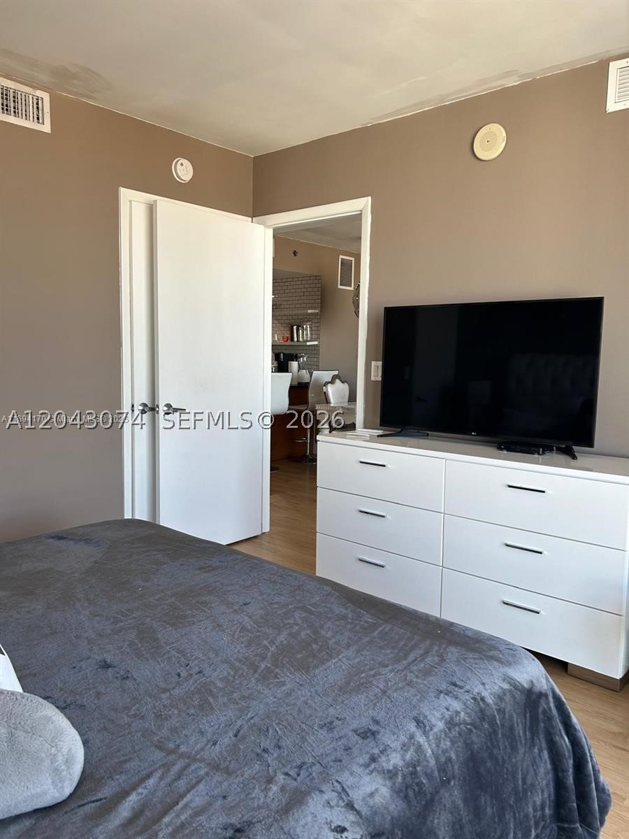 50 BISCAYNE CONDO - Residential Lease