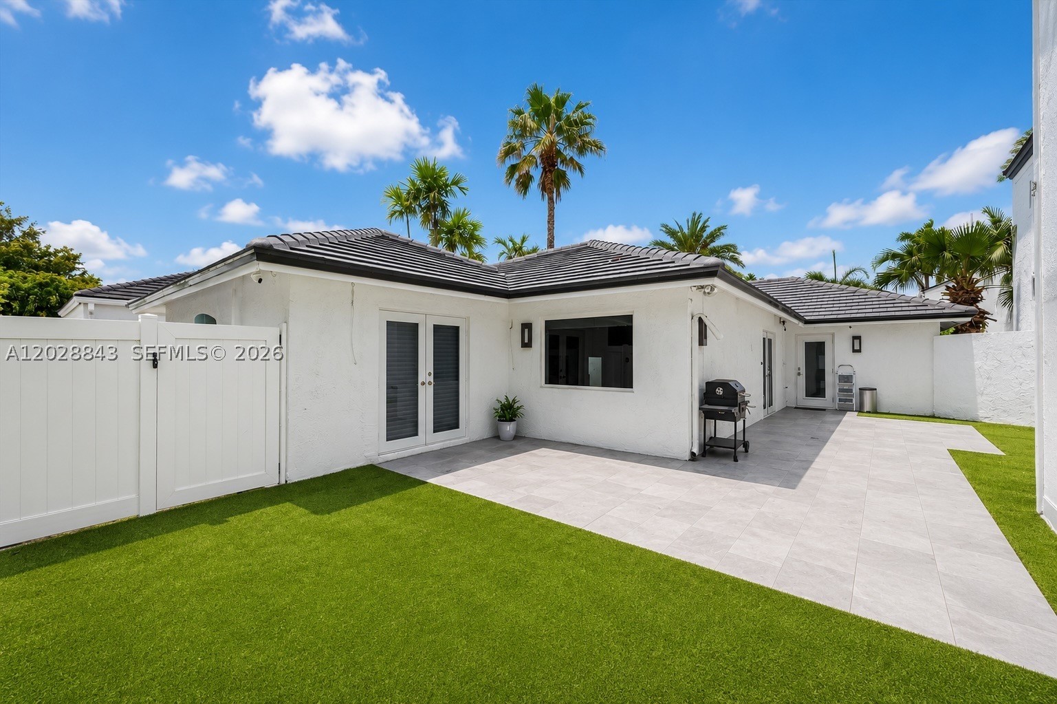 RIVER PARC ESTATES - Residential Lease