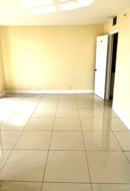 TOWERS OF QUAYSIDE CONDO - Residential Lease