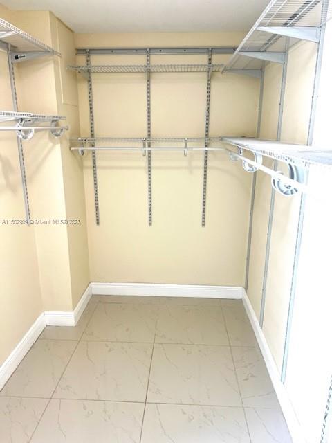 TOWERS OF QUAYSIDE CONDO - Residential Lease