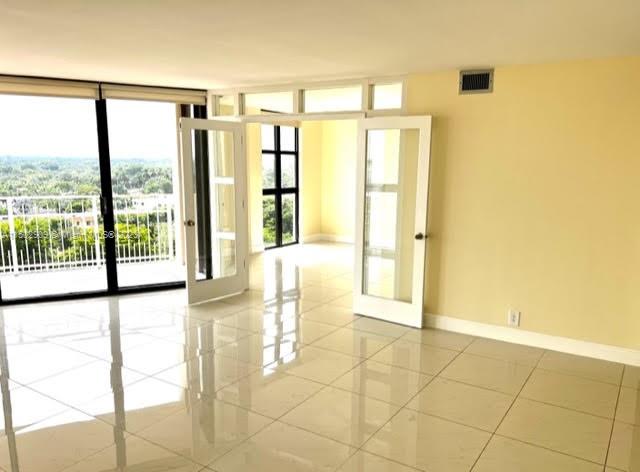 TOWERS OF QUAYSIDE CONDO - Residential Lease