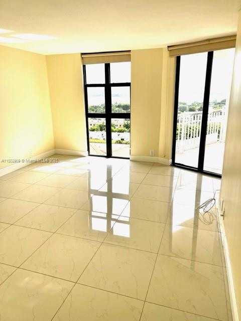 TOWERS OF QUAYSIDE CONDO - Residential Lease