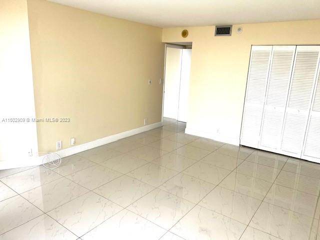 TOWERS OF QUAYSIDE CONDO - Residential Lease