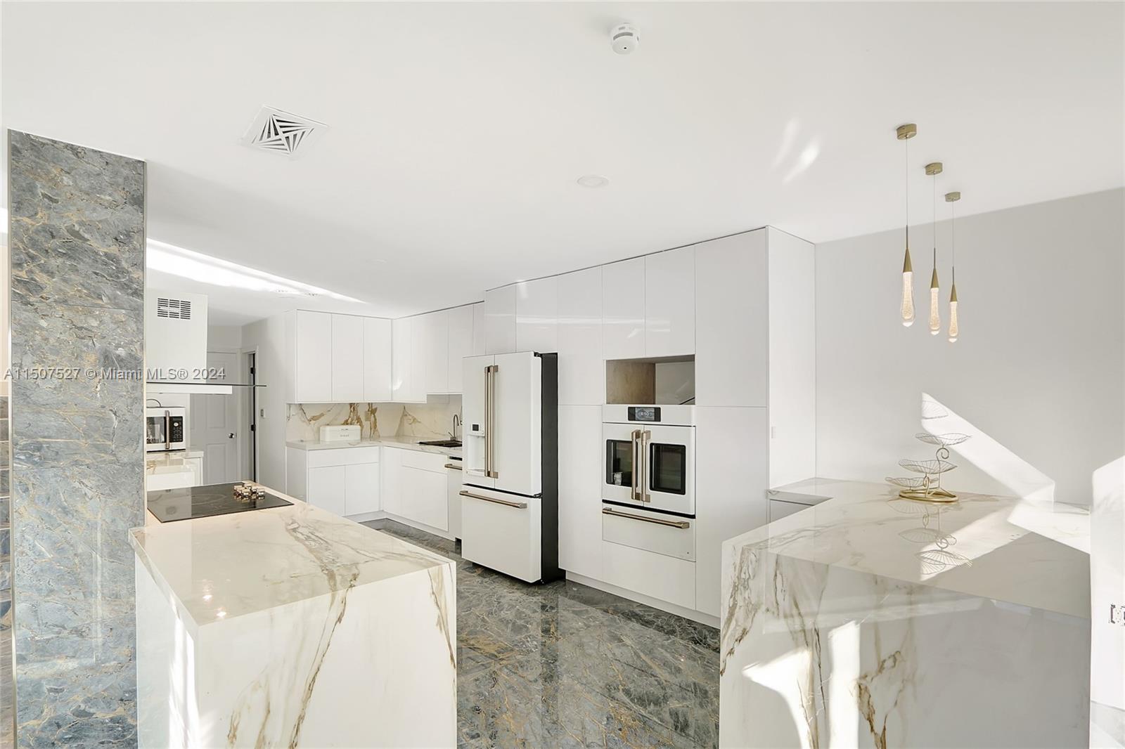KENLAND HOMES - Residential