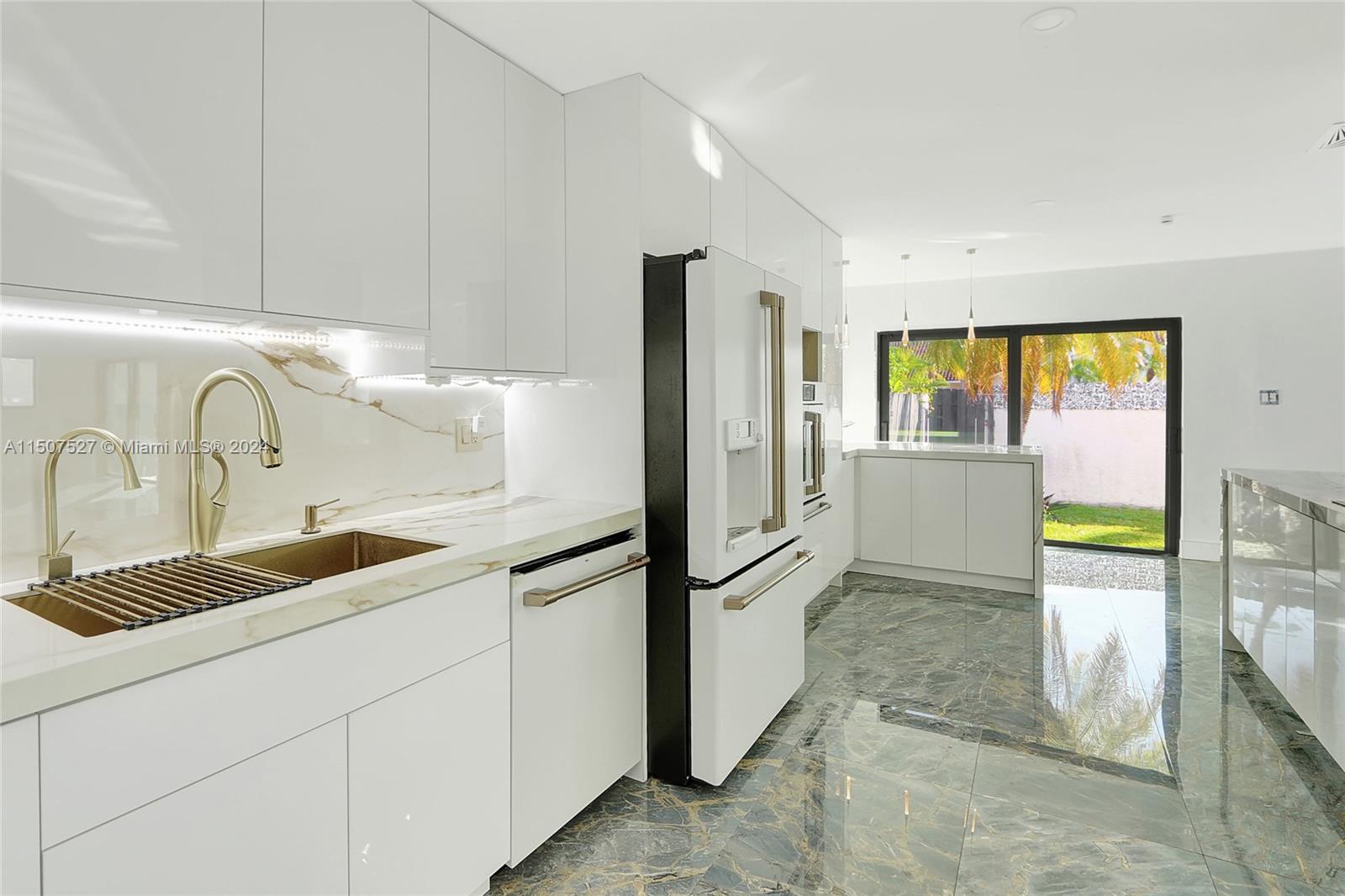 KENLAND HOMES - Residential