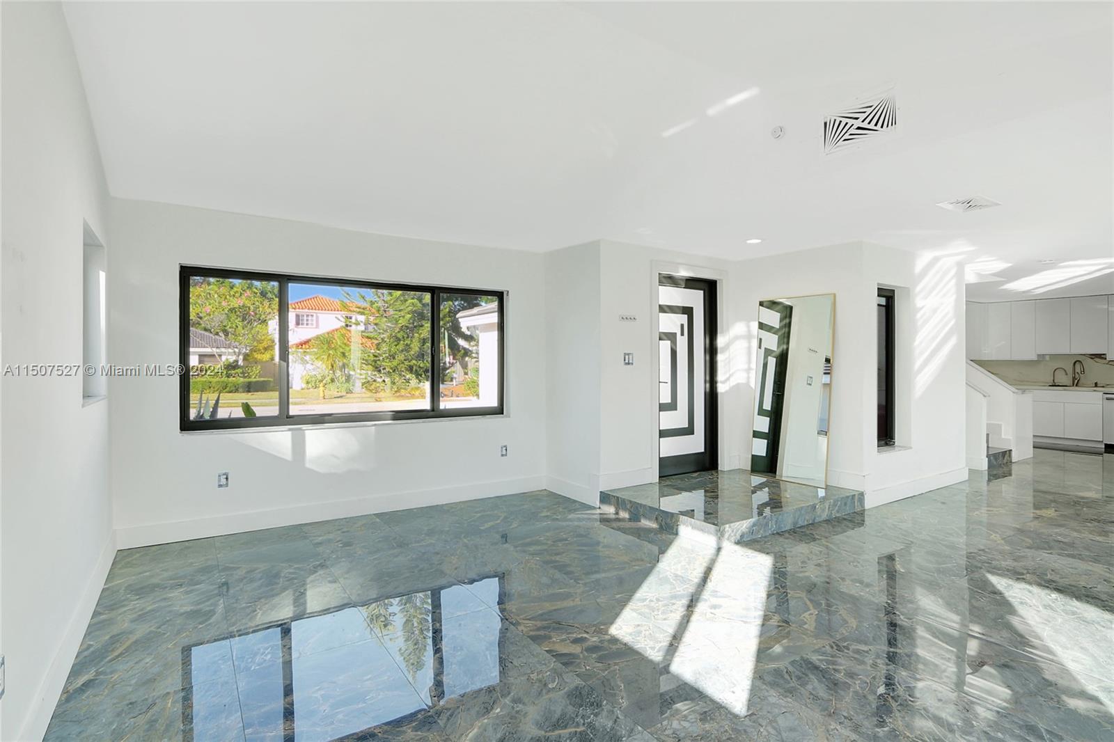 KENLAND HOMES - Residential