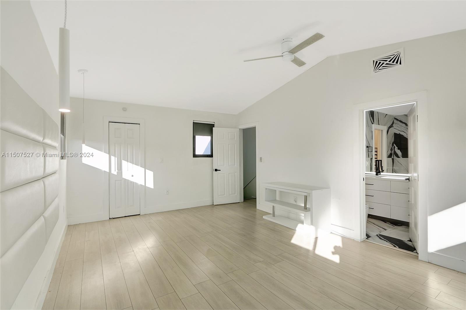 KENLAND HOMES - Residential