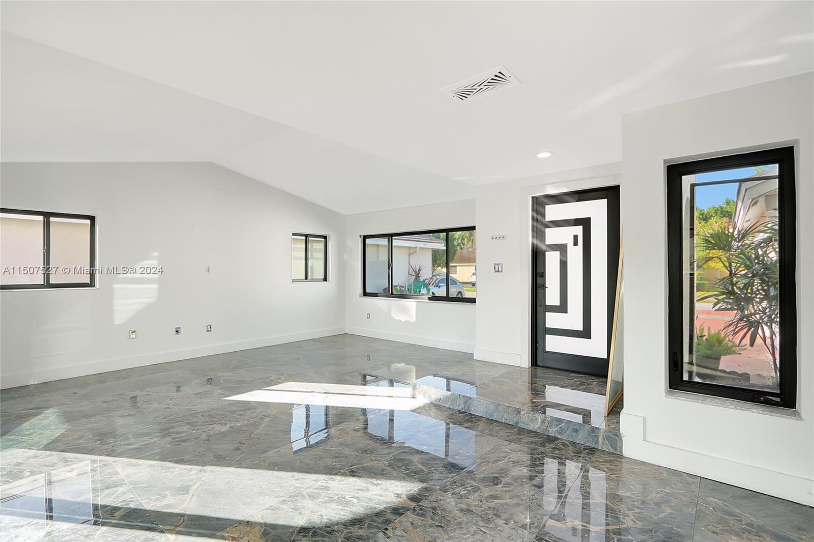KENLAND HOMES - Residential