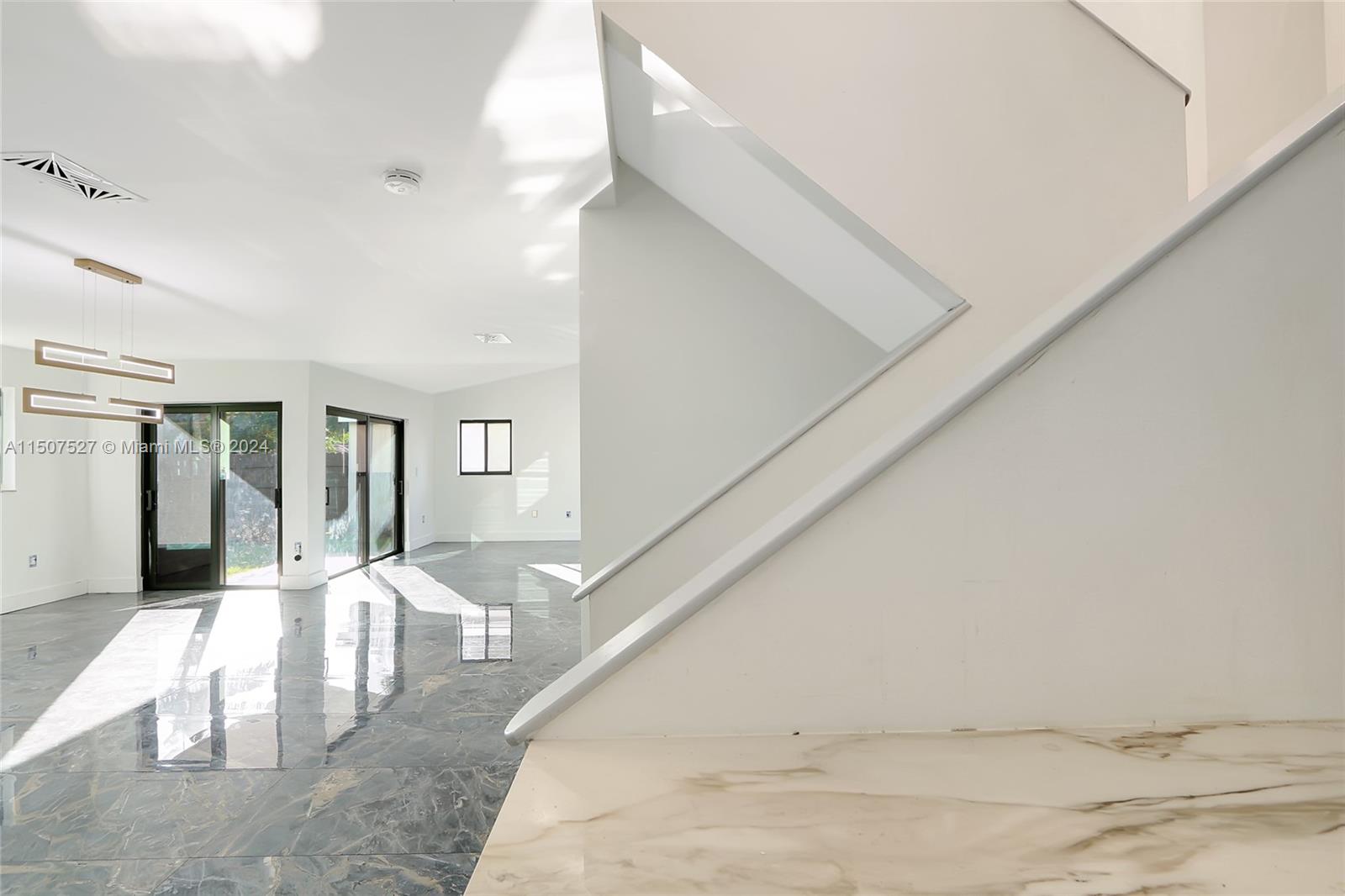 KENLAND HOMES - Residential